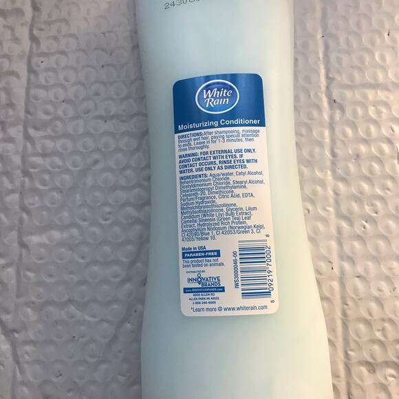 WHITE RAIN Bath Set: Moisturizing Shampoo,Conditioner,Hand Soap & Razors - Picture 5 of 12